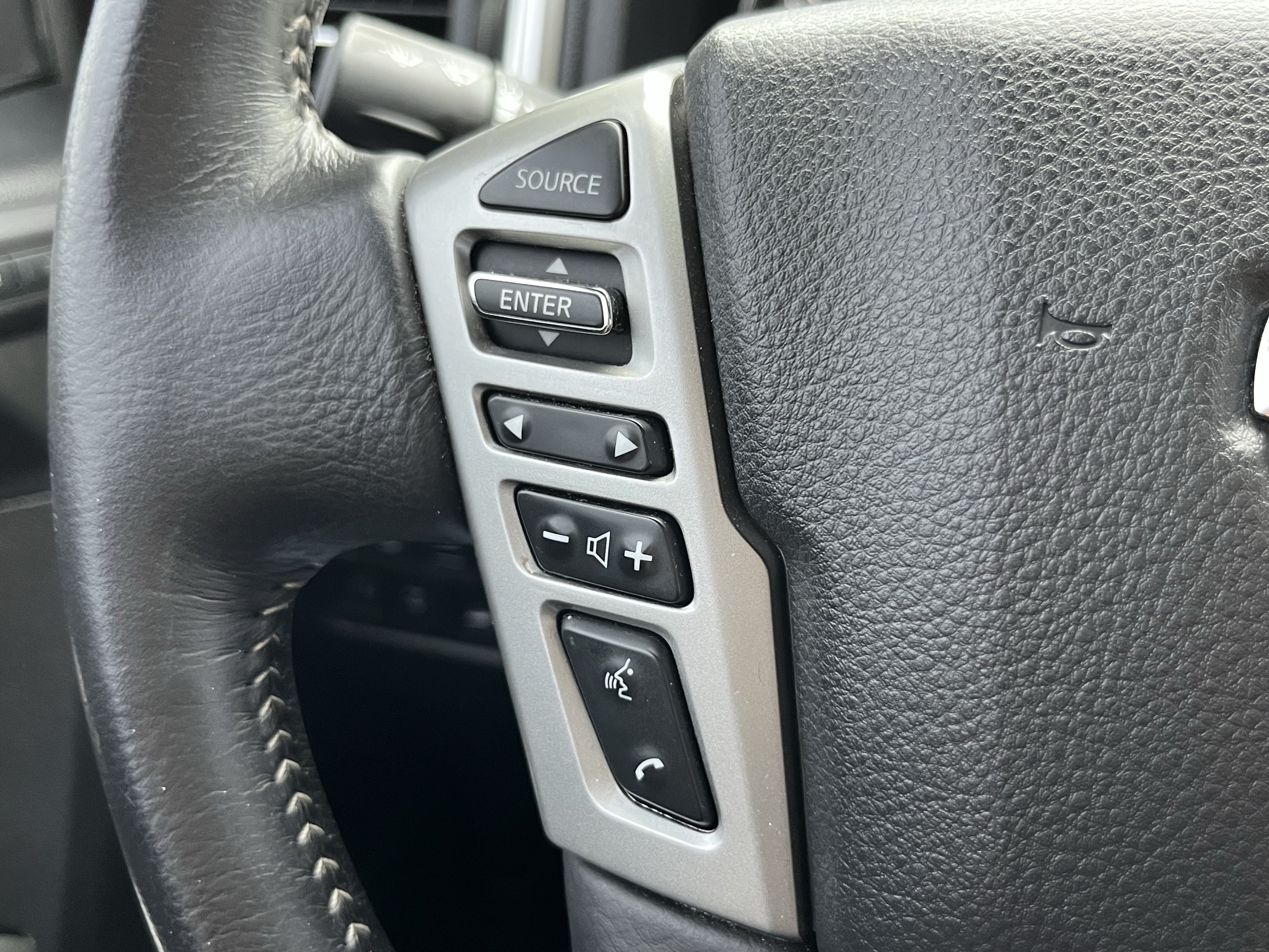 Used 2019 Nissan Titan PRO-4X w/ Pro-4x Convenience Package AWD/4WD image 26