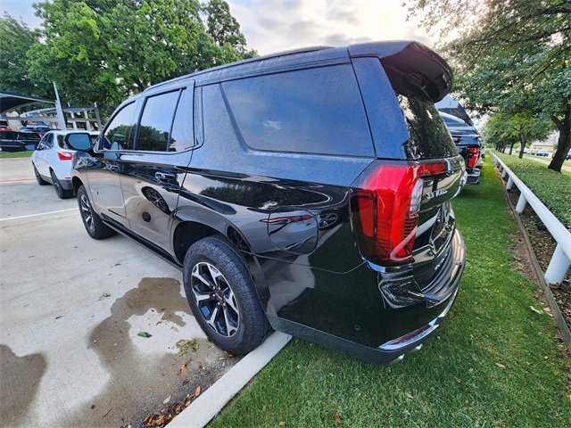 Used 2025 GMC Yukon AT4 w/ AT4 Premium Plus Package AWD/4WD image 4