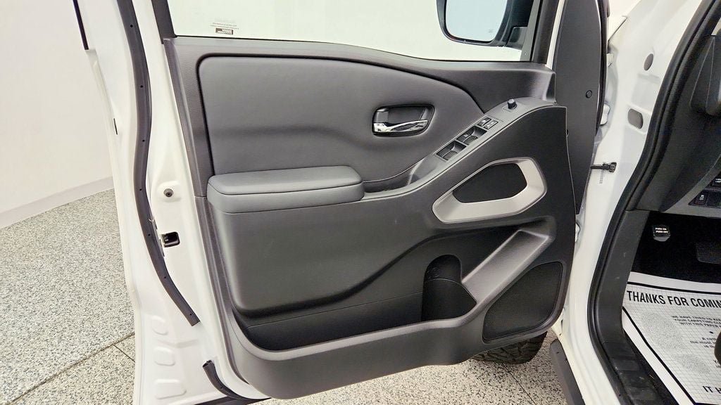 Used 2023 Nissan Frontier SV w/ SV Convenience Package AWD/4WD image 10
