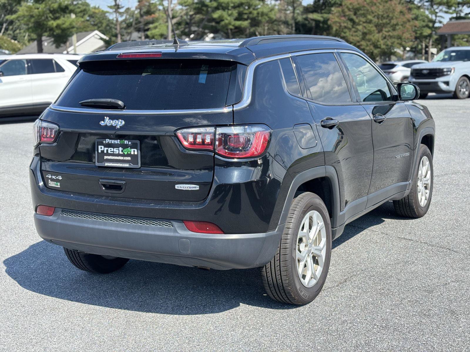 Used 2024 Jeep Compass Latitude AWD/4WD image 7