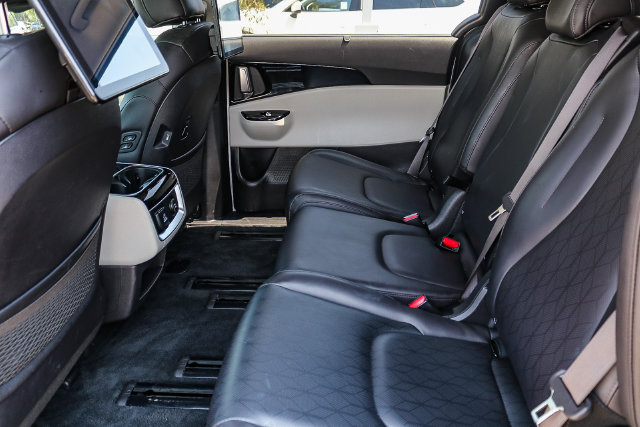 Certified 2024 Kia Carnival SX FWD image 19