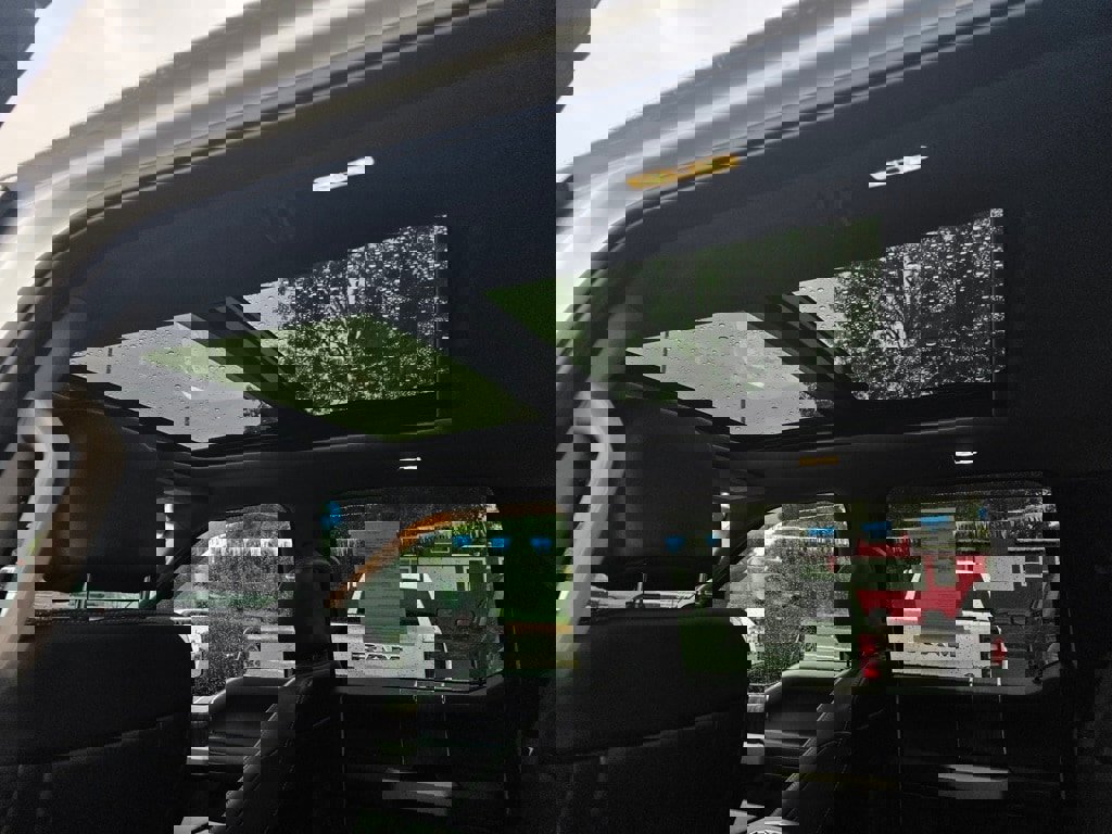 Used 2020 Ford F150 Lariat w/ Equipment Group 502A Luxury image 11