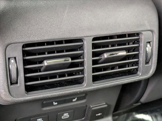 Used 2025 Land Rover Range Rover Velar Dynamic SE image 18