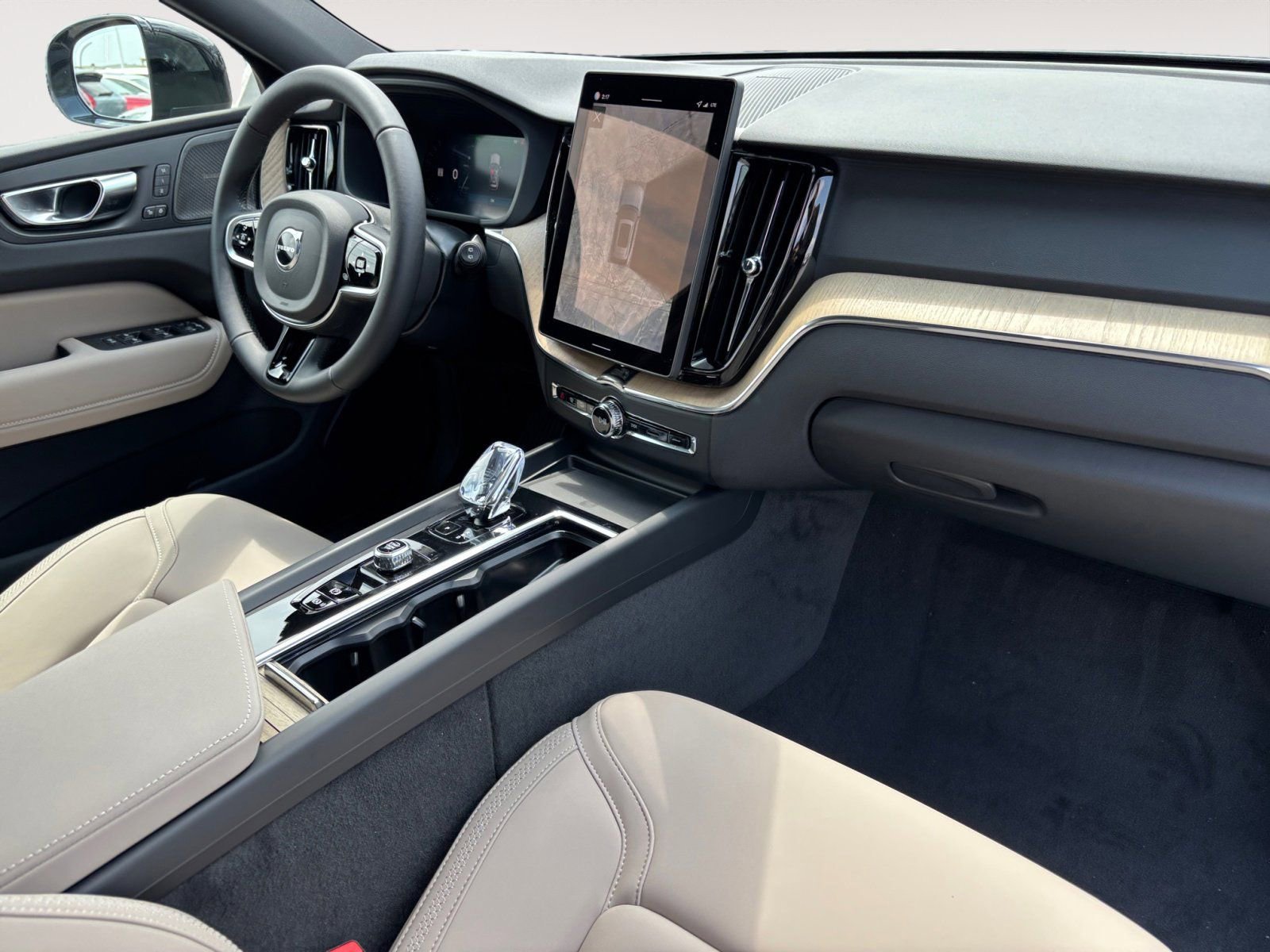 New 2026 Volvo XC60 B5 Plus w/ Protection Package Premier image 10