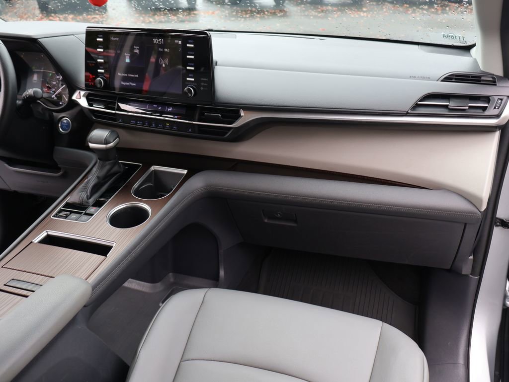 Used 2021 Toyota Sienna XLE image 33