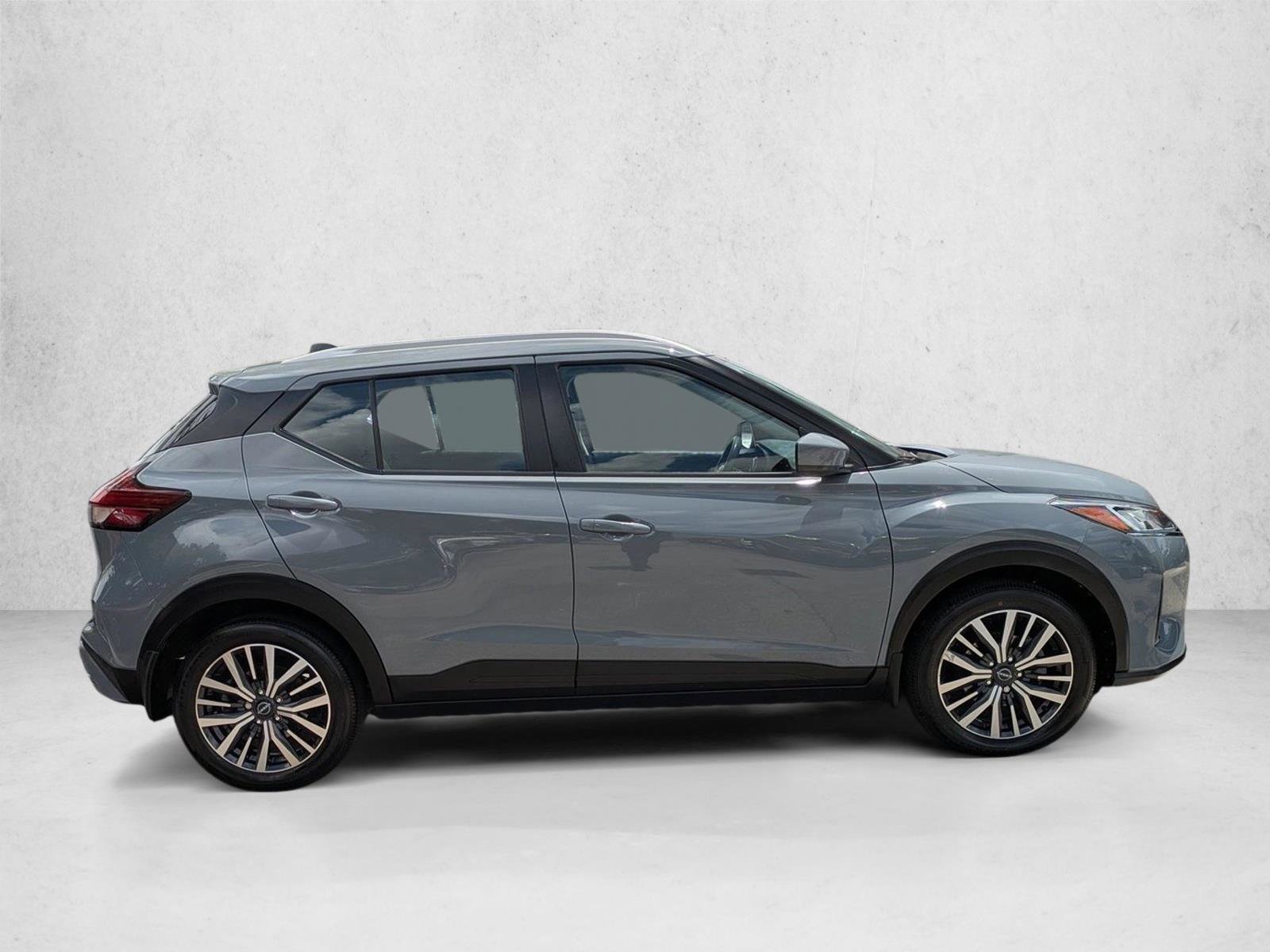 Used 2022 Nissan Kicks SV FWD video 4