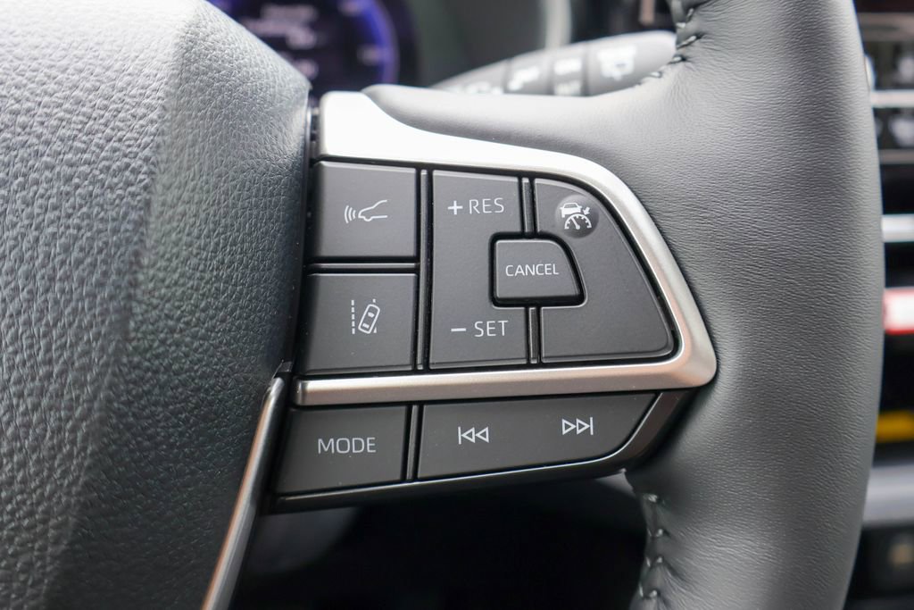 New 2026 Toyota Highlander Limited image 13