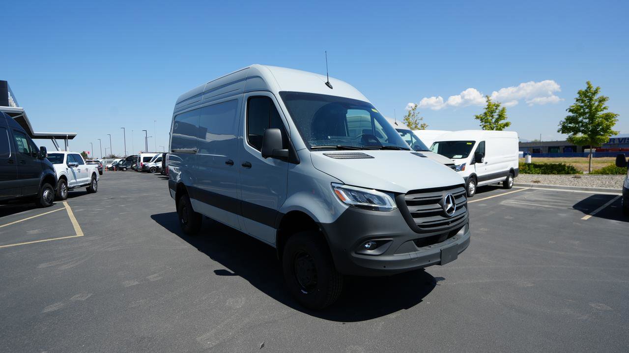 New 2025 Mercedes-Benz Sprinter 2500 image 2
