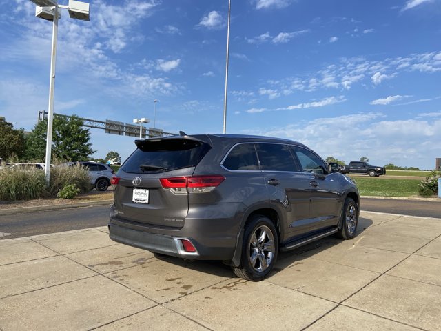 Used 2017 Toyota Highlander Limited Platinum AWD/4WD image 11