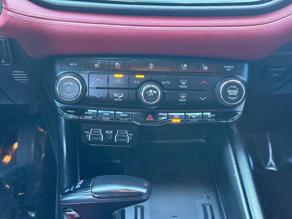 Used 2022 Dodge Durango R/T w/ Tow 'N Go Package AWD/4WD image 13