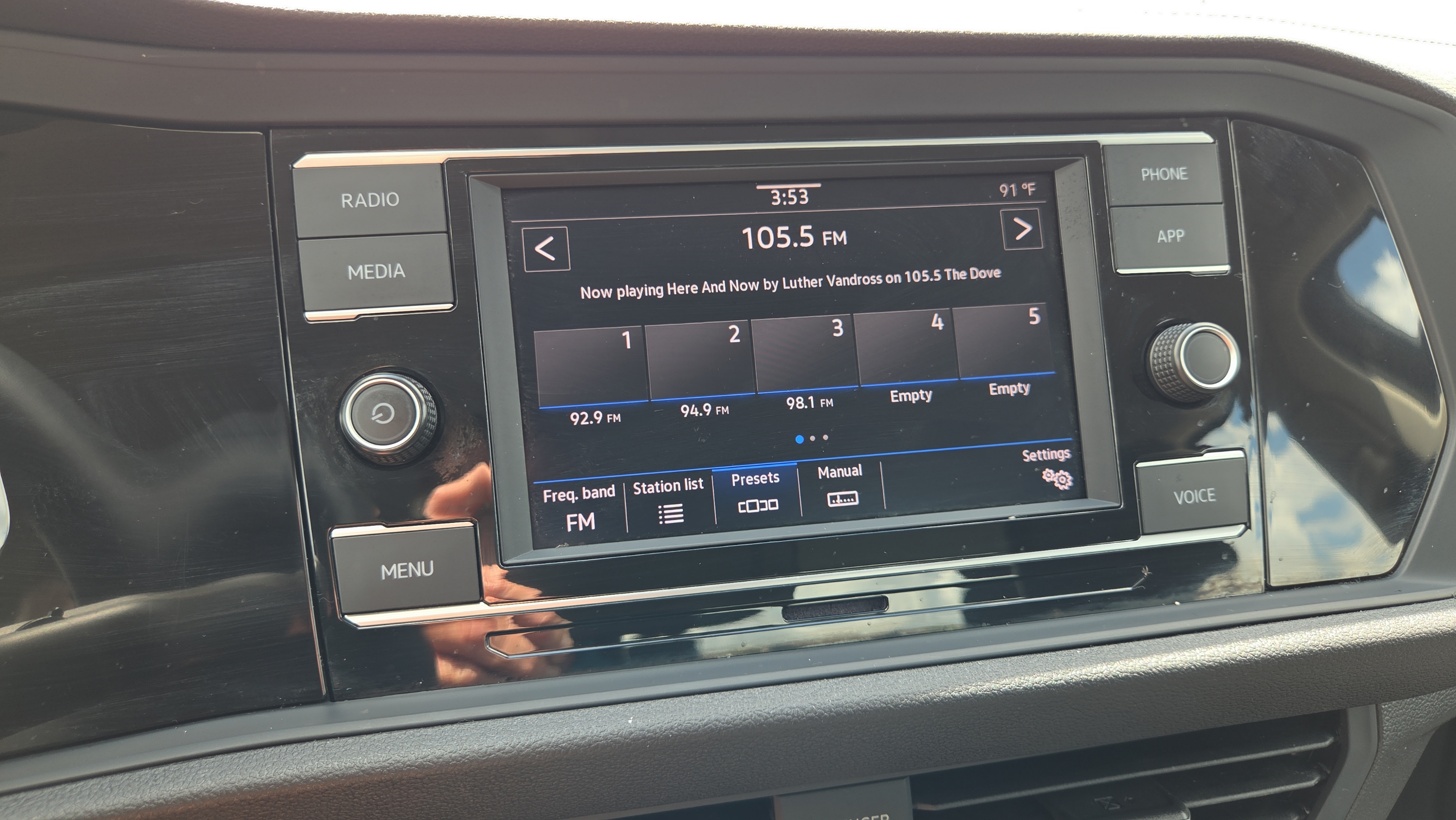 Used 2024 Volkswagen Jetta SE FWD image 19