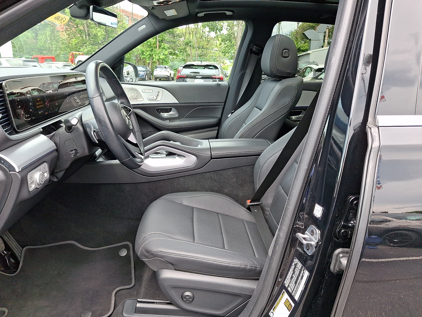 Used 2025 Mercedes-Benz GLE 350 4MATIC image 15