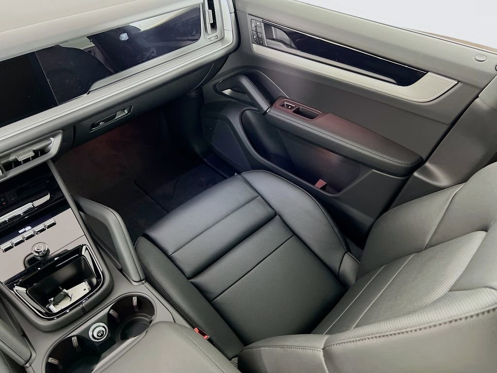 New 2026 Porsche Cayenne image 26