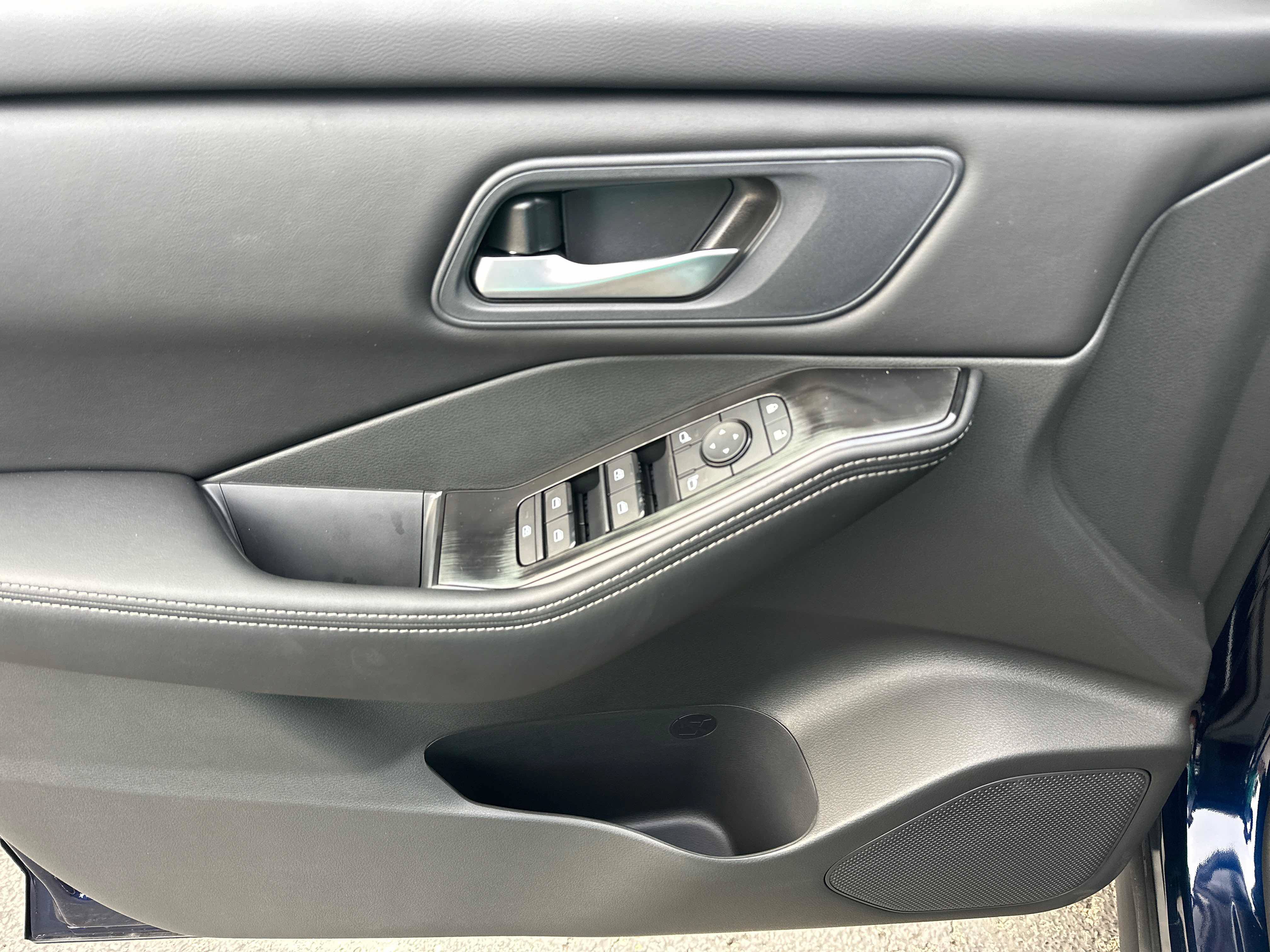 New 2026 Nissan Rogue SV w/ Cold Weather Package AWD/4WD image 19