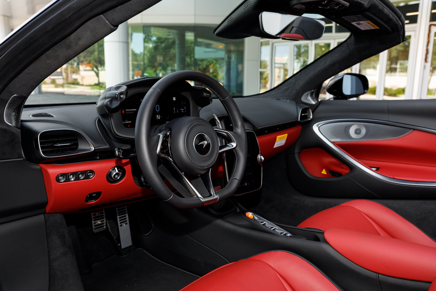 Used 2026 McLaren Artura Spider RWD image 52