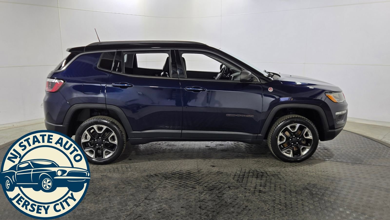 Used 2018 Jeep Compass Trailhawk w/ Leather Interior Group AWD/4WD image 8