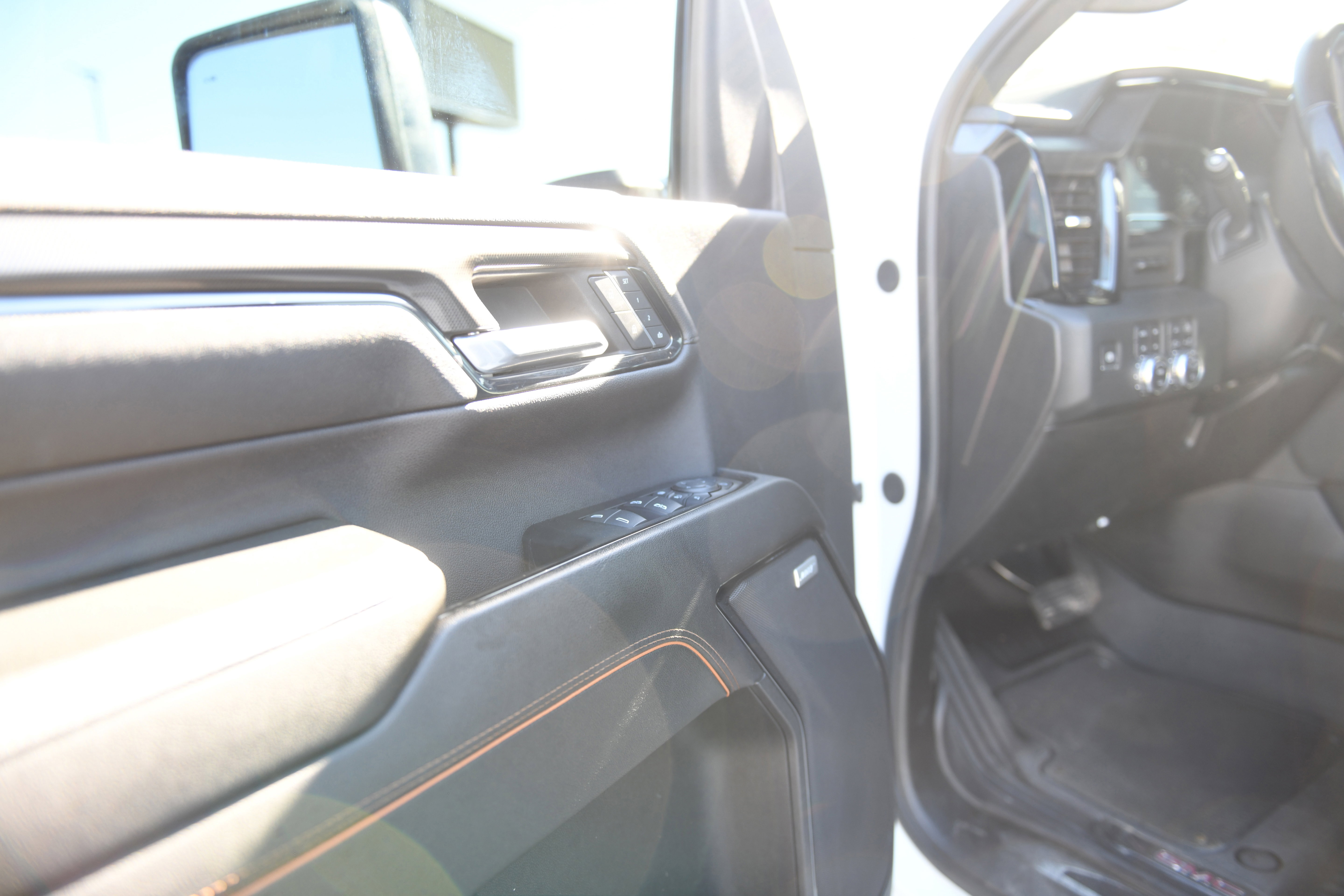 Used 2024 GMC Sierra 2500 AT4 w/ Technology Package image 25