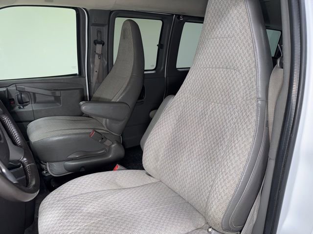 Used 2017 Chevrolet Express 2500 LS RWD image 9