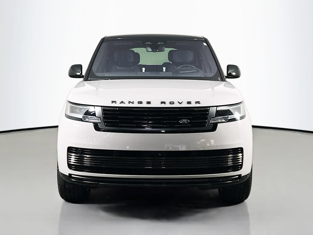 Used 2023 Land Rover Range Rover SV AWD/4WD image 2