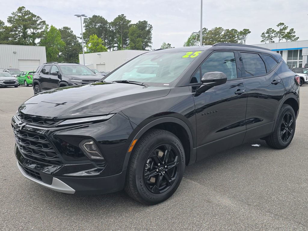 Used 2025 Chevrolet Blazer LT w/ Midnight/Sport Edition FWD image 1