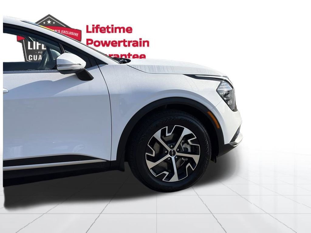 Used 2025 Kia Sportage EX image 8