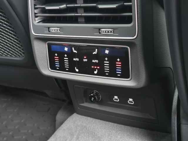 New 2026 Audi Q8 Prestige image 38