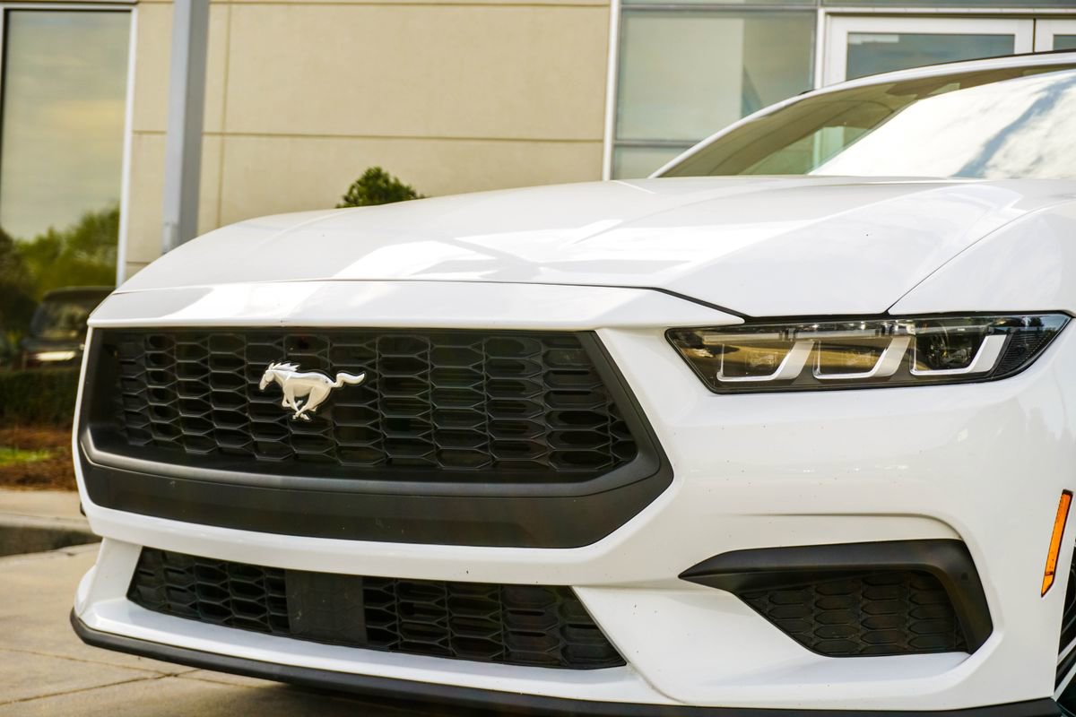 Used 2024 Ford Mustang Premium image 2