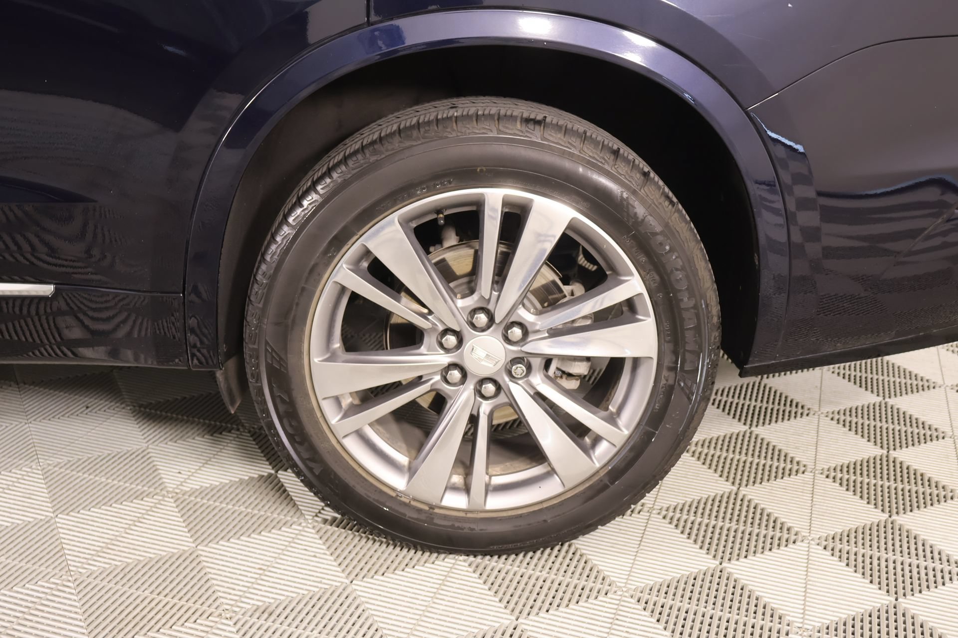 Used 2022 Cadillac XT6 Premium Luxury w/ LPO, Floor Liner Package AWD/4WD image 21