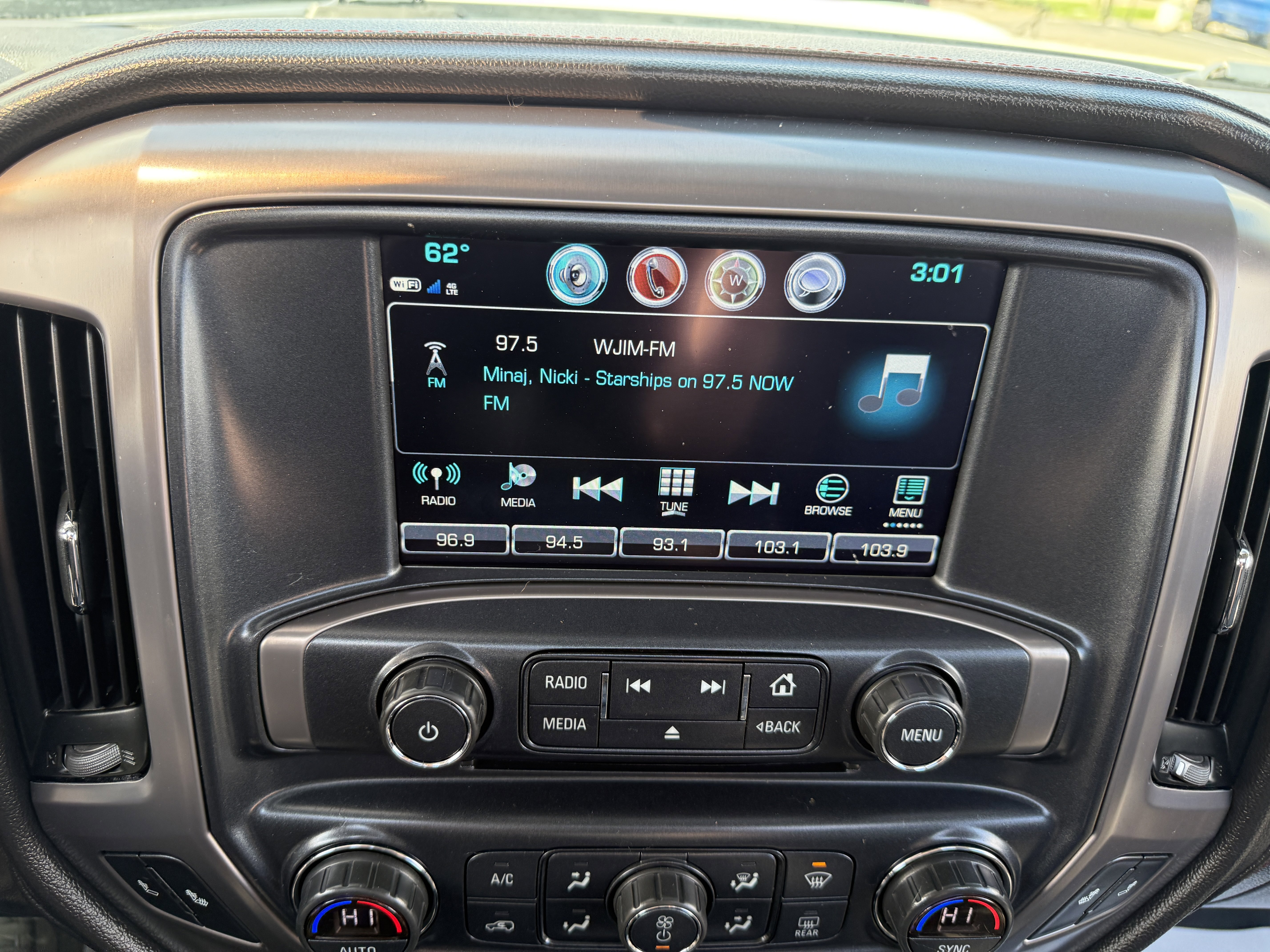 Used 2019 GMC Sierra 2500 SLT w/ All Terrain HD Package AWD/4WD image 21