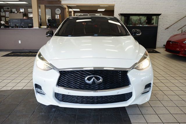Used 2018 INFINITI QX30 Sport w/ Cargo Package image 19