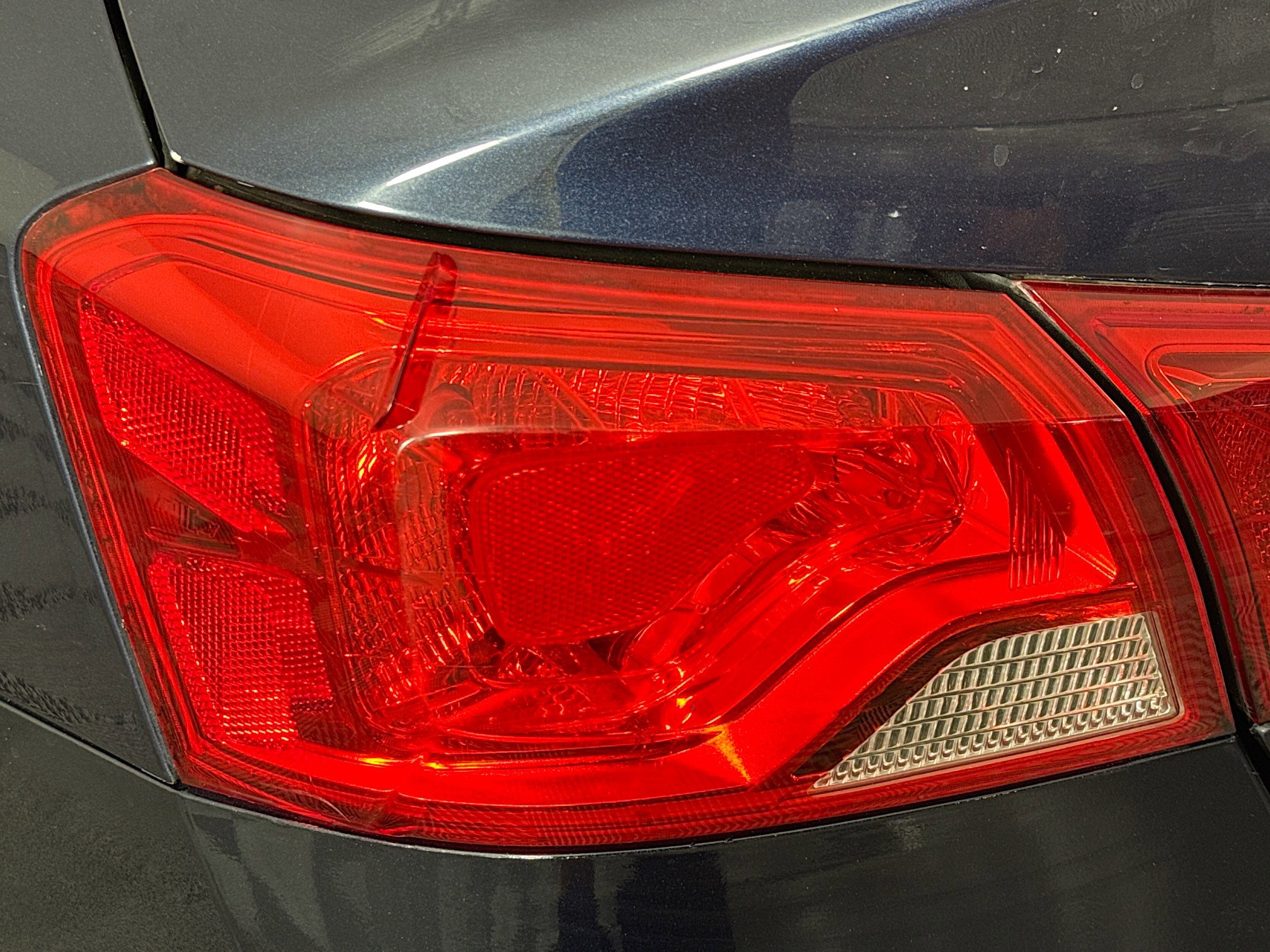 Used 2018 Chevrolet Impala LT w/ Sunroof and Spoiler Package image 35