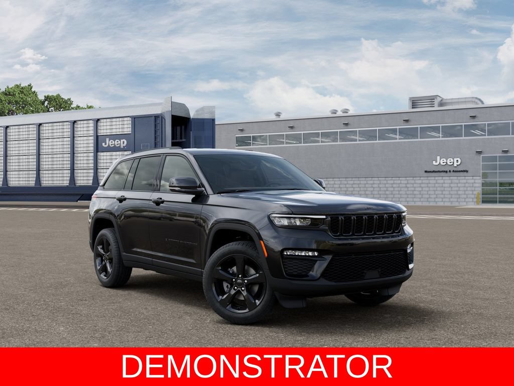 New 2025 Jeep Grand Cherokee Limited w/ Black Appearance Package AWD/4WD image 5