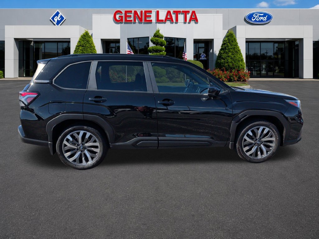 Used 2025 Subaru Forester Touring AWD/4WD image 8
