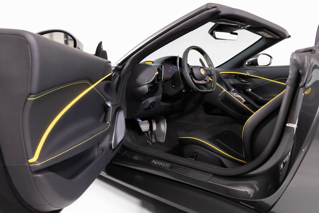 Used 2025 Ferrari Roma Spider RWD image 28