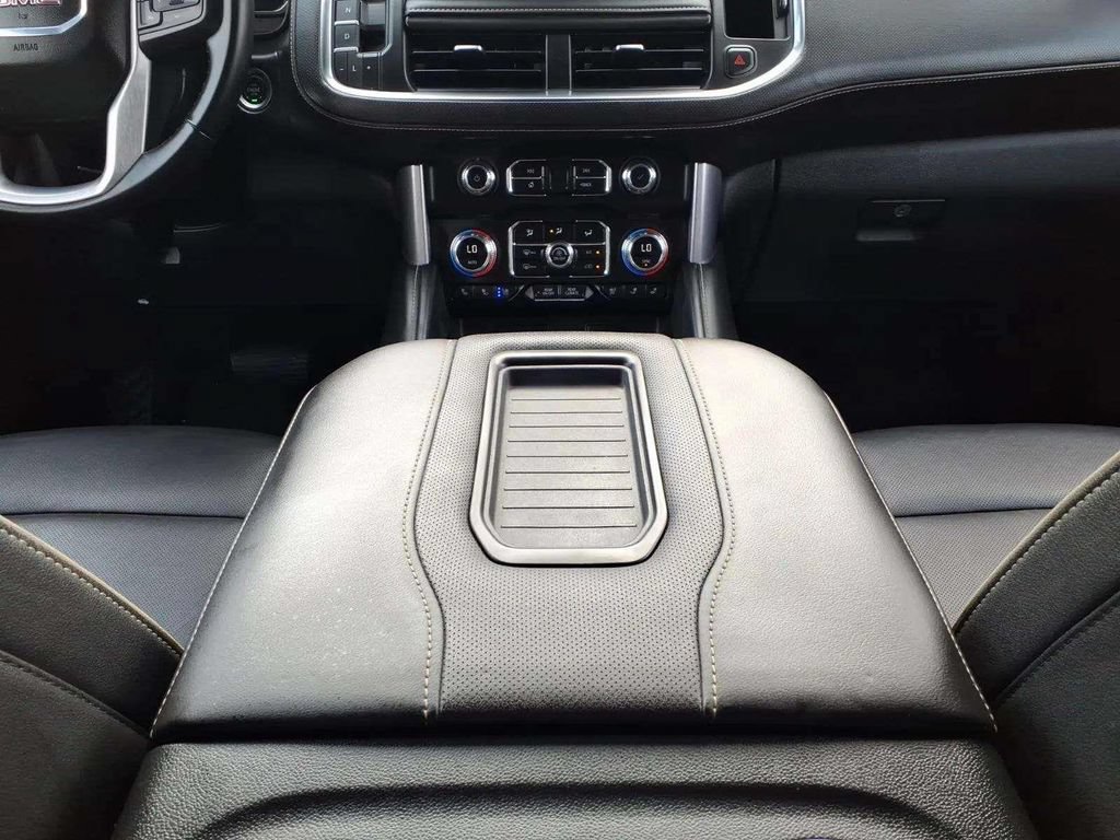 Used 2024 GMC Yukon SLT RWD image 12