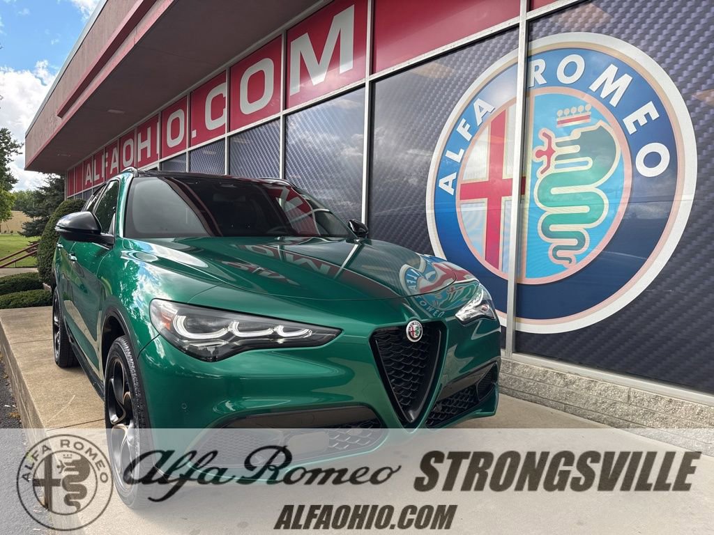 New 2025 Alfa Romeo Stelvio Sprint image 1
