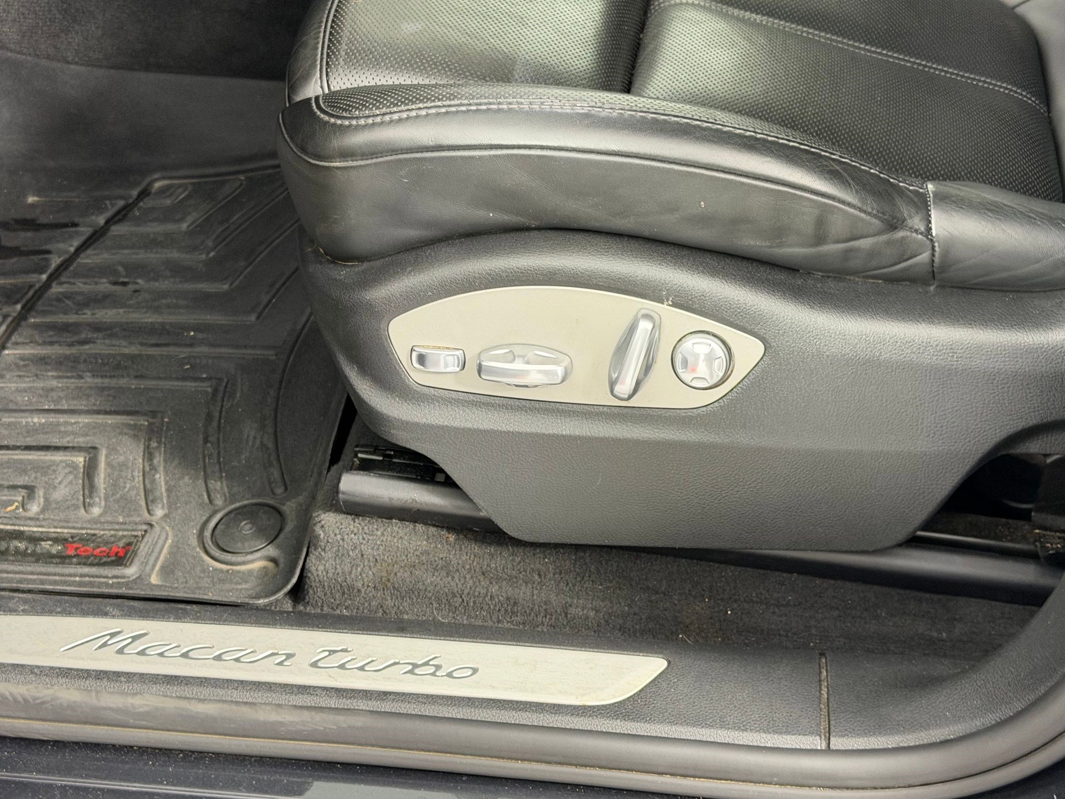 Used 2017 Porsche Macan Turbo image 16