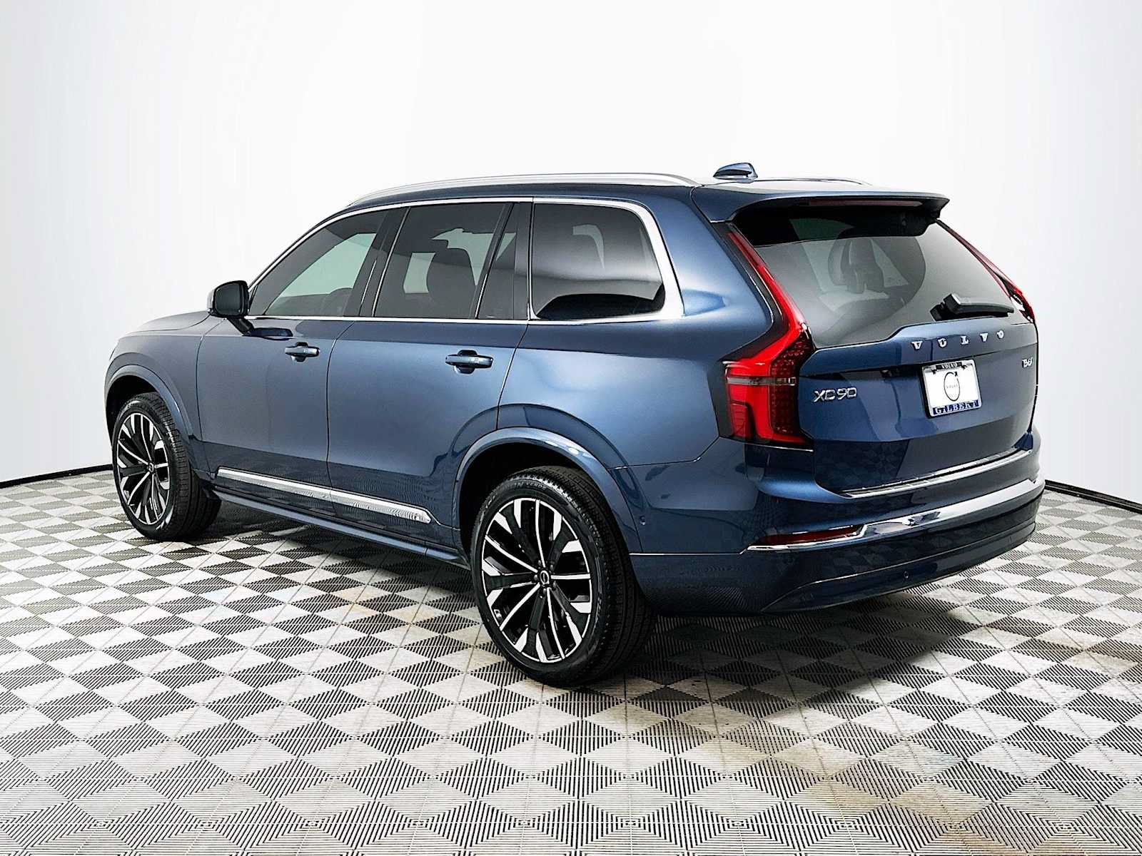 New 2026 Volvo XC90 B6 Plus w/ Protection Package Premier AWD/4WD image 5