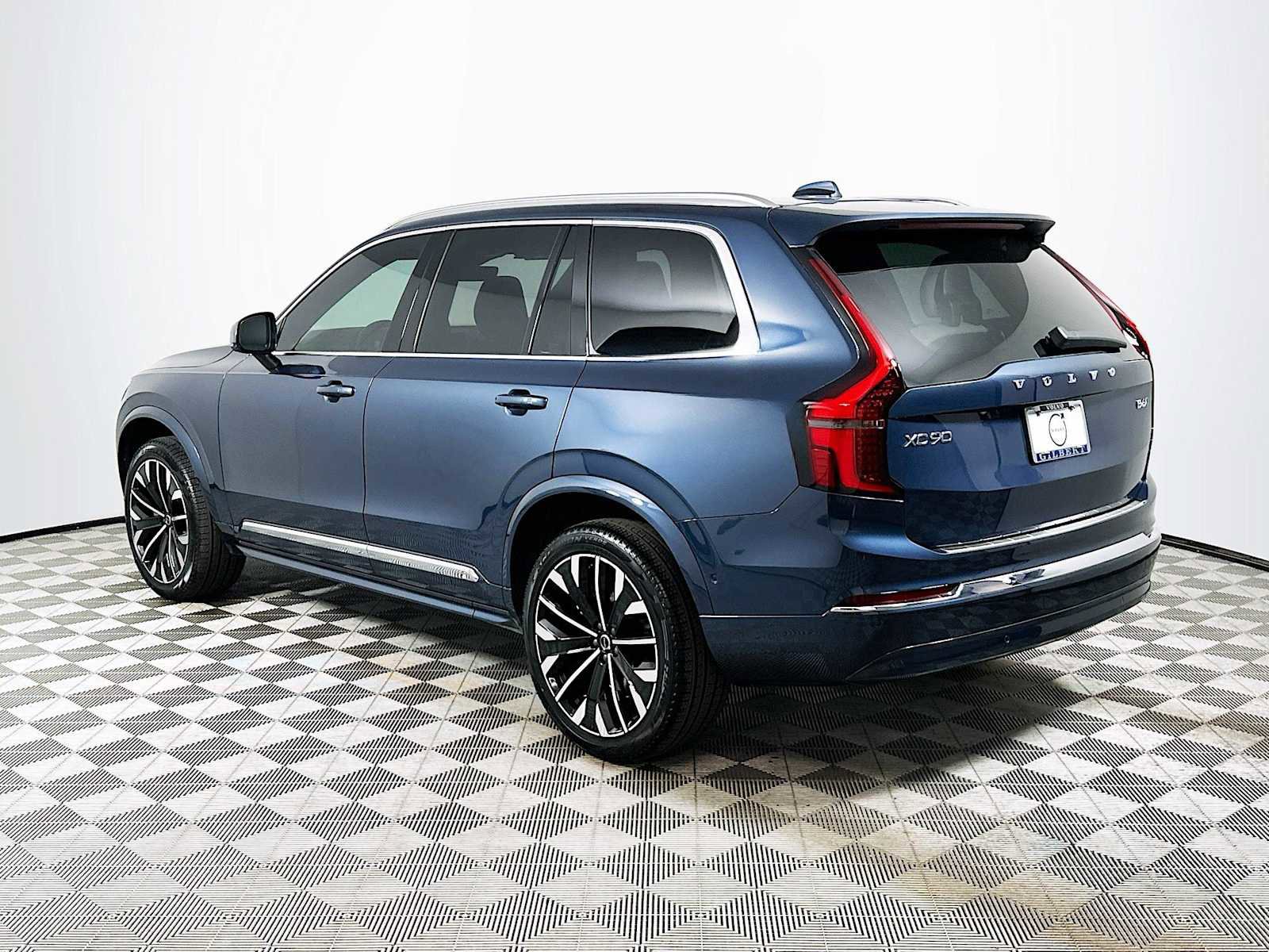 New 2026 Volvo XC90 B6 Plus w/ Protection Package Premier image 5