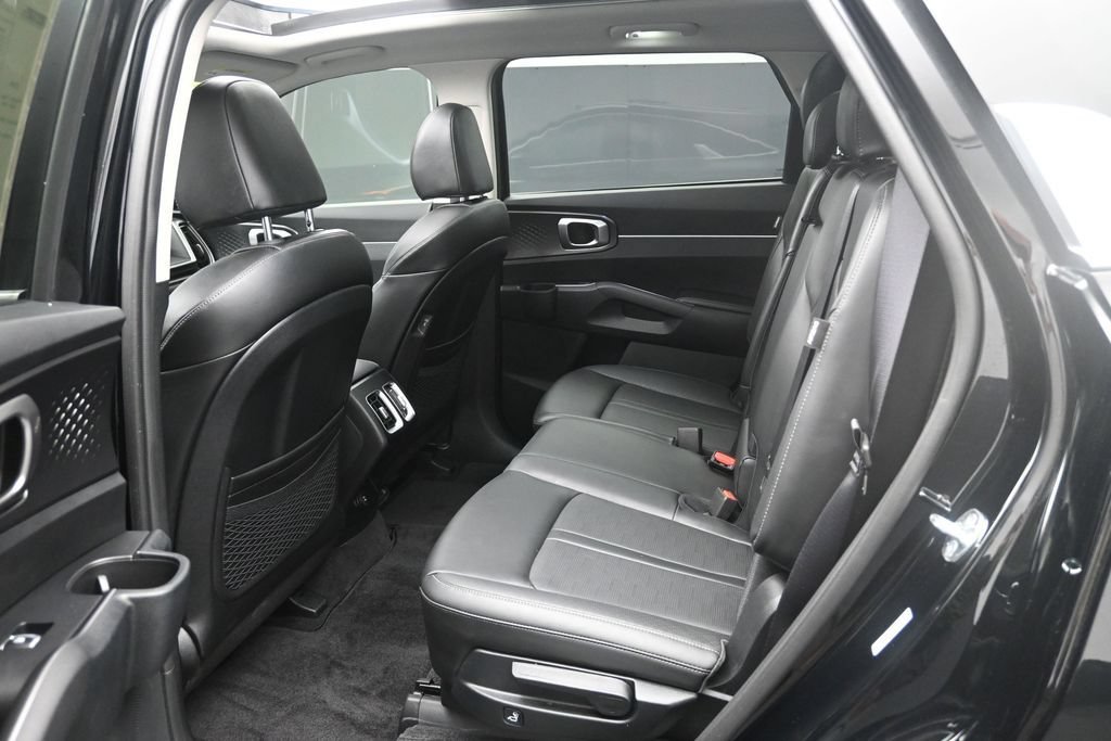 Used 2025 Kia Sorento S w/ Panoramic Sunroof Package FWD image 25