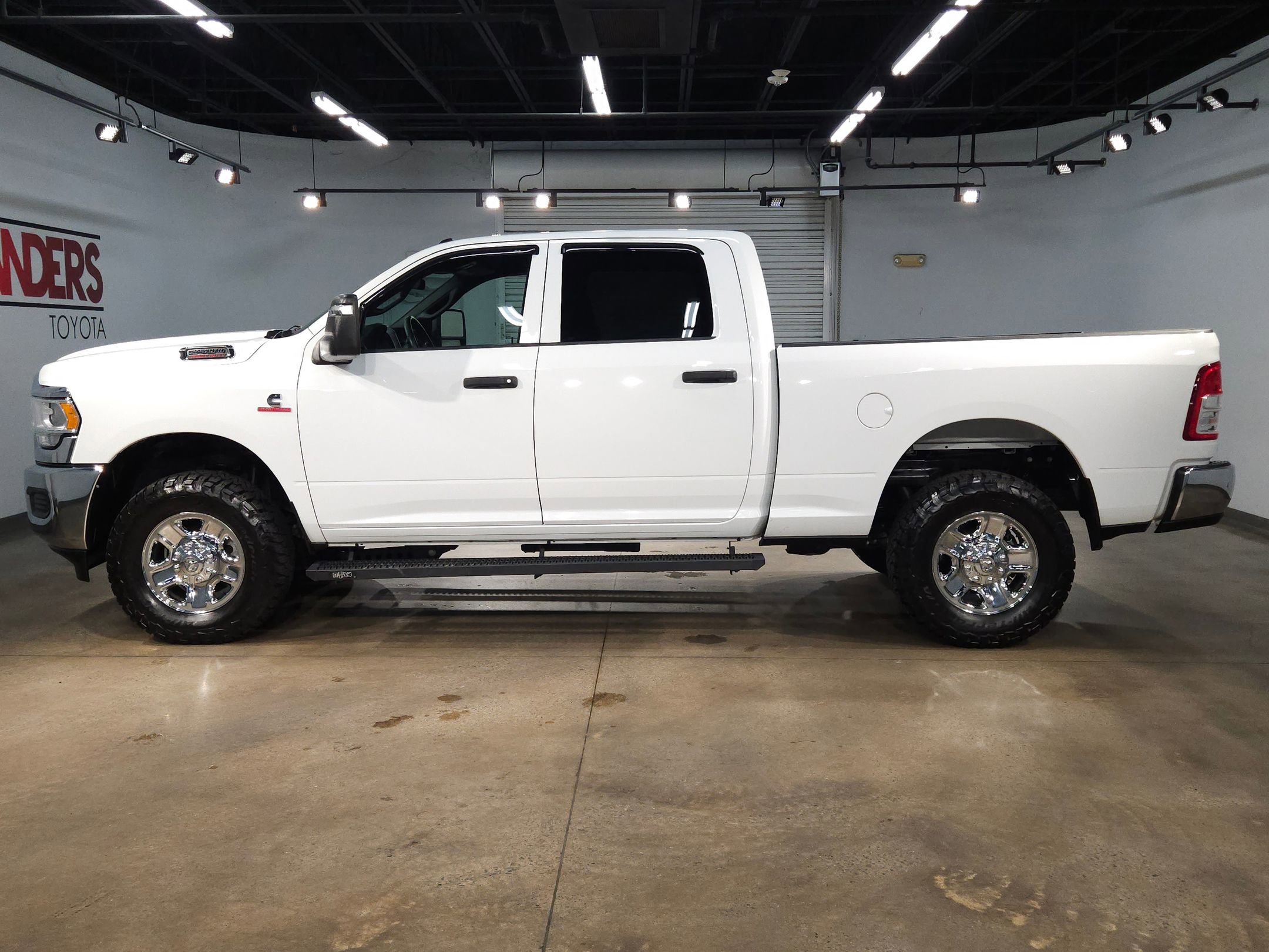 Used 2024 RAM 2500 Tradesman w/ Chrome Appearance Group image 4