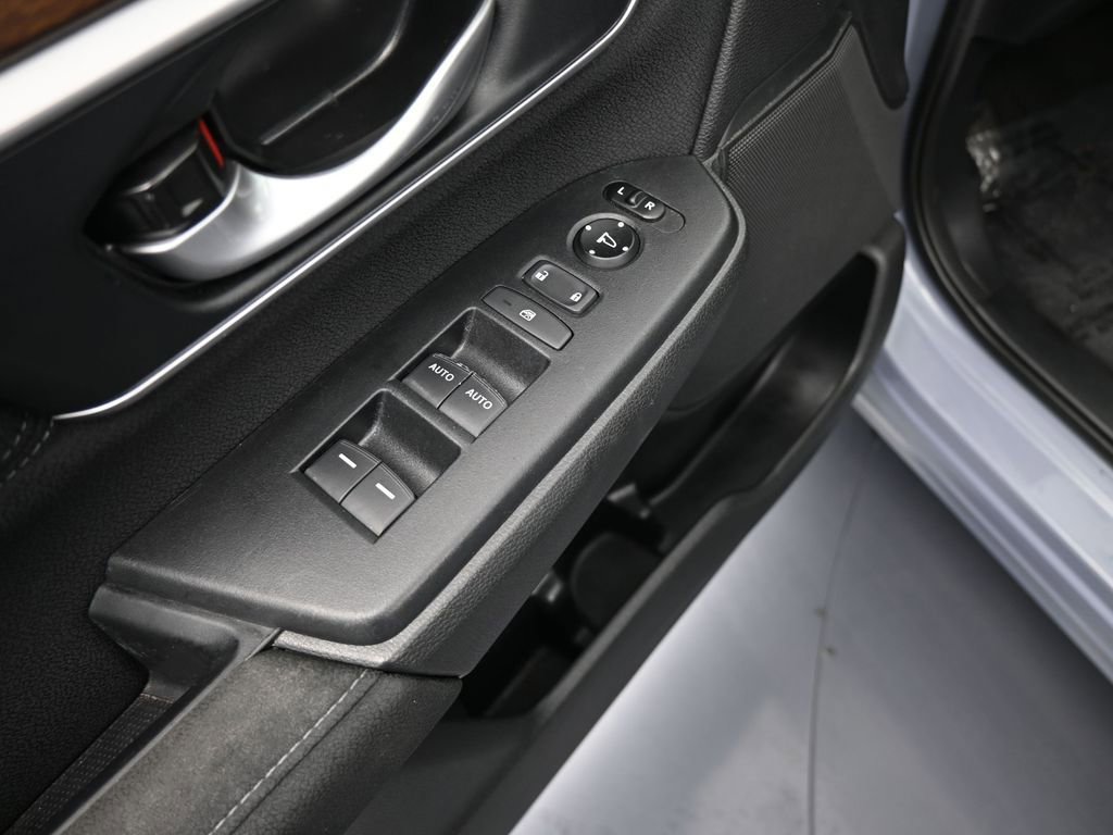 Used 2021 Honda CR-V EX image 14