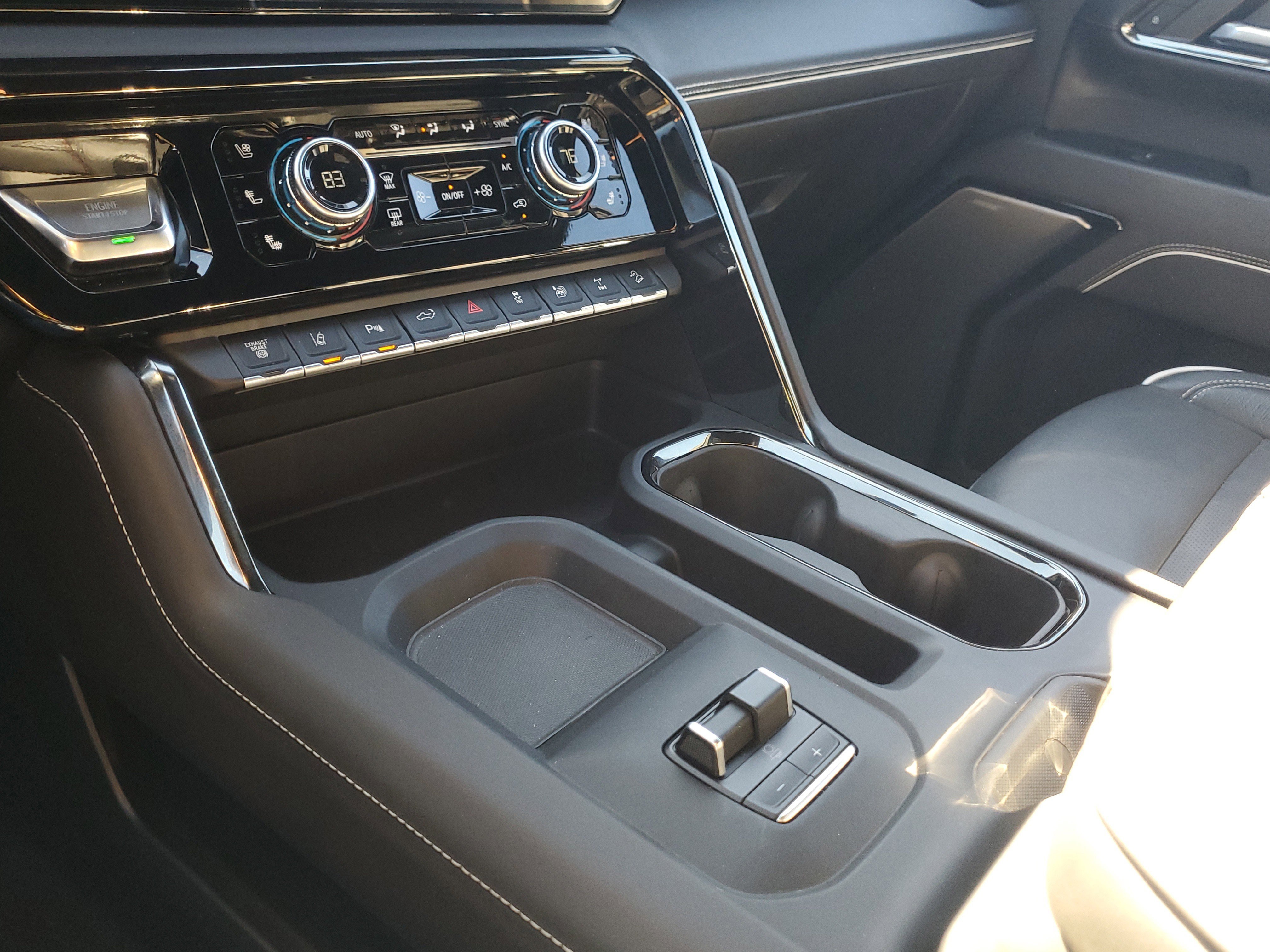 Used 2024 GMC Sierra 2500 AT4X w/ AT4X AEV Edition image 28