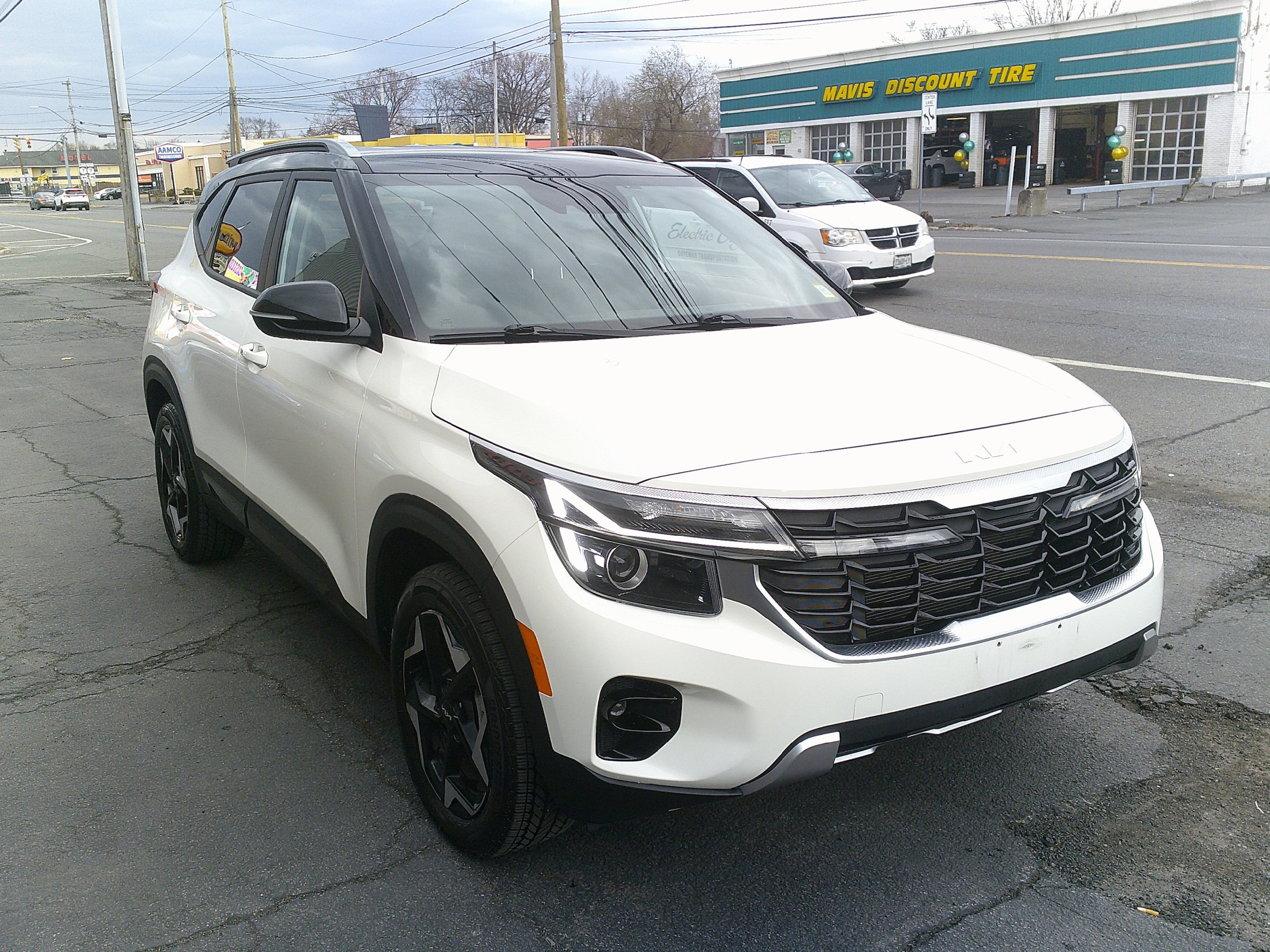 Used 2025 Kia Seltos S AWD/4WD image 8