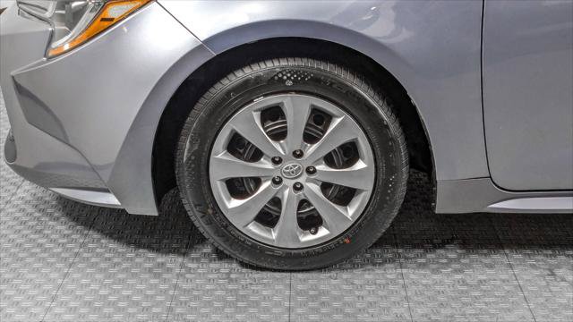 Used 2022 Toyota Corolla LE image 34