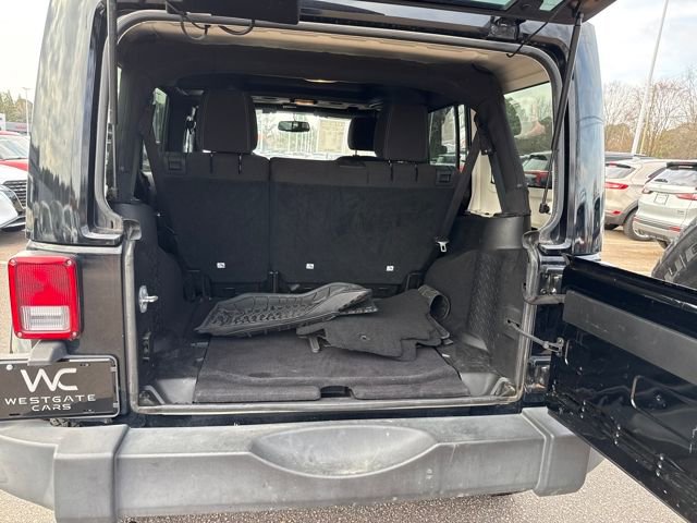 Used 2015 Jeep Wrangler Unlimited Sahara w/ Dual Top Group image 28