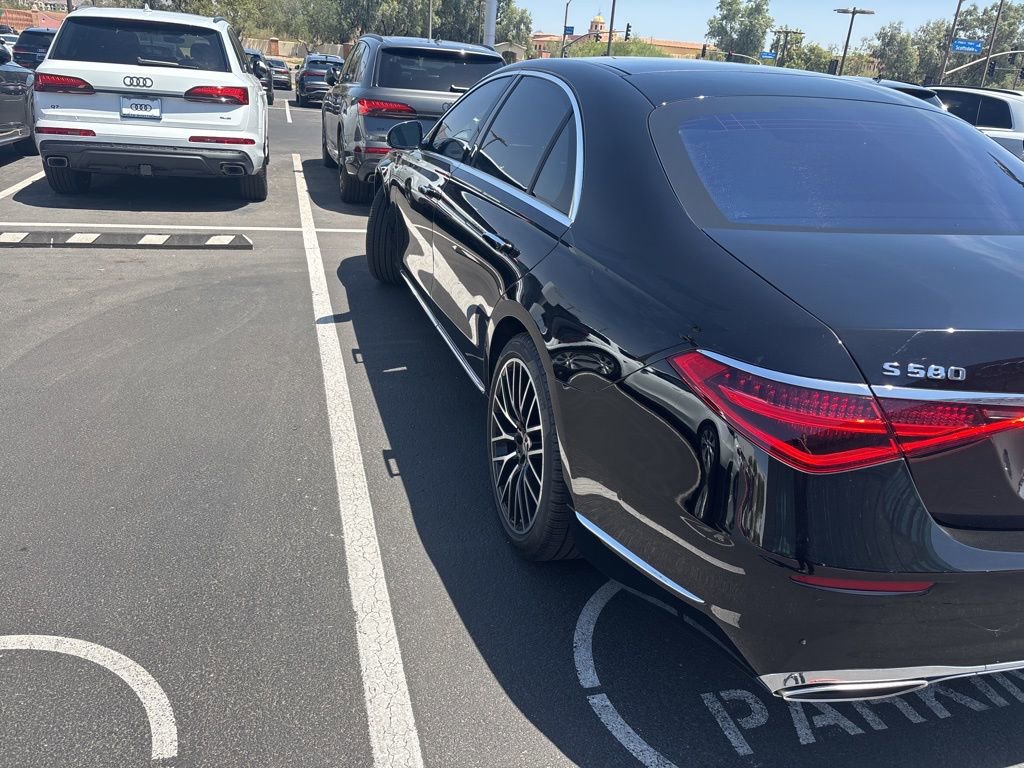 Used 2021 Mercedes-Benz S 580 4MATIC Sedan image 2