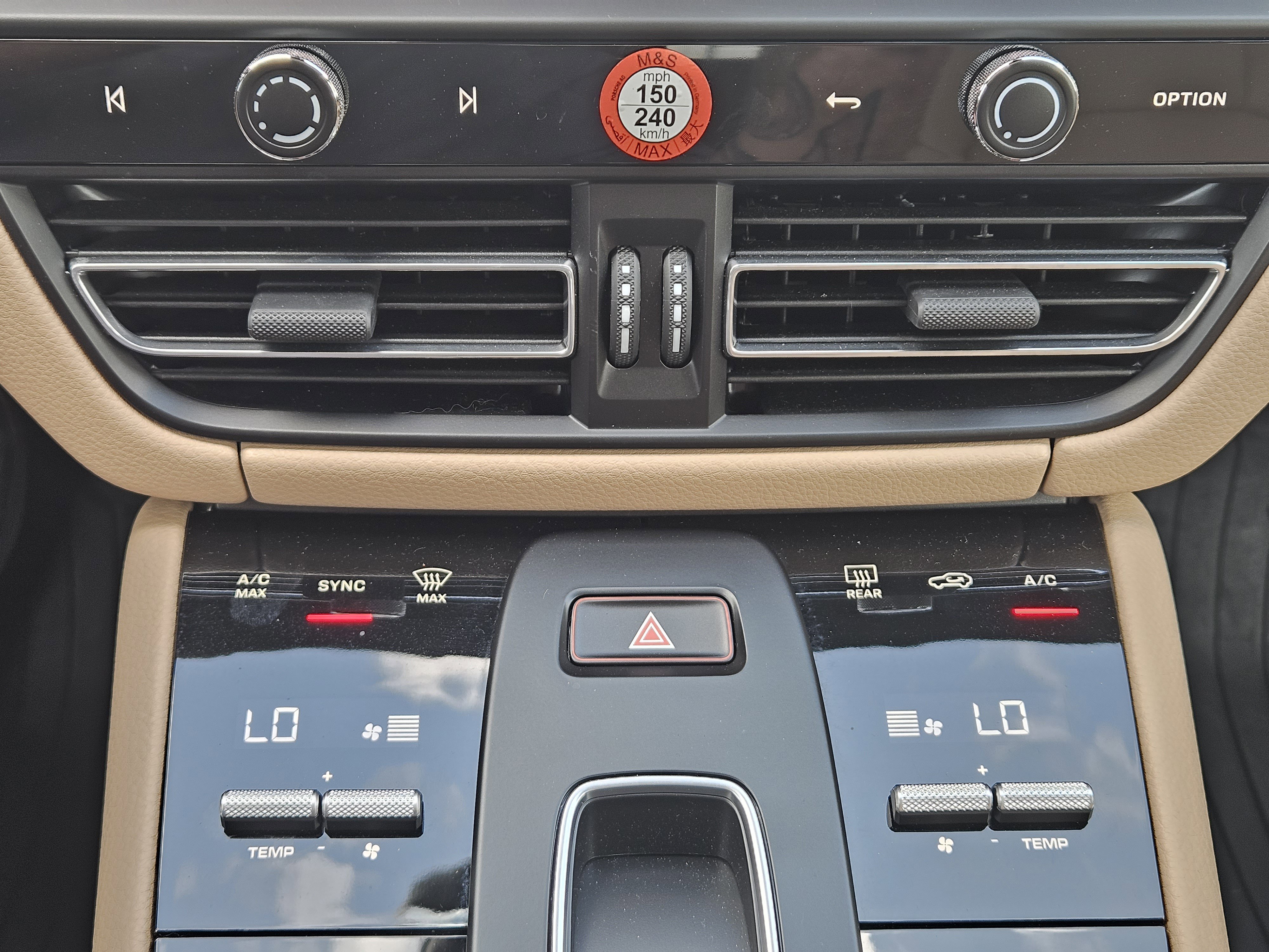 Certified 2025 Porsche Macan image 19