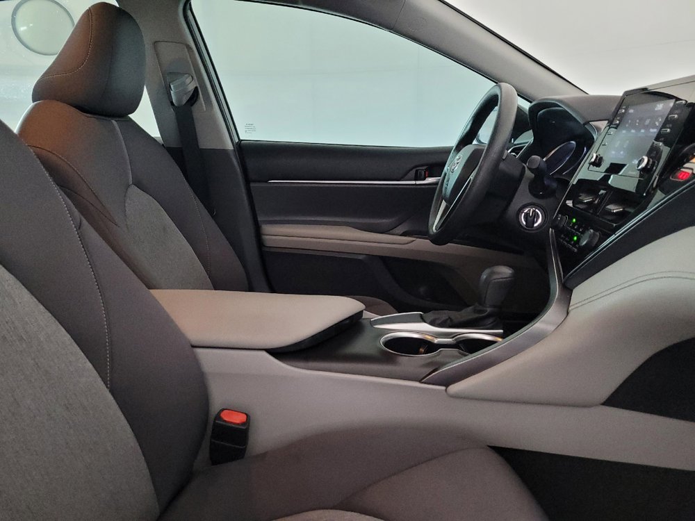 Used 2021 Toyota Camry LE FWD image 21