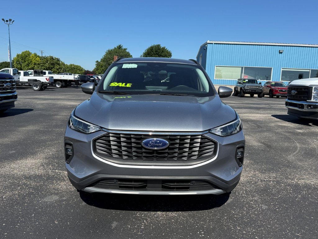 New 2024 Ford Escape SE FWD image 2